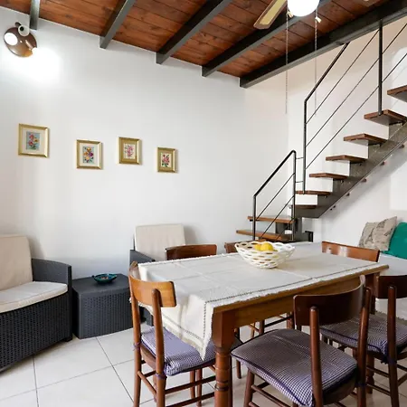 Casa Lucia- 2 2 Bagni -parcheggio- Appartamento *