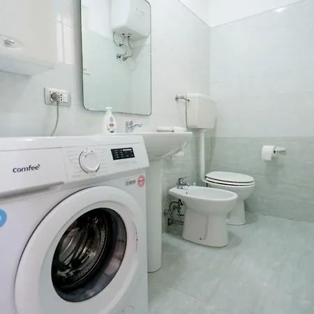 Casa Lucia- 2 2 Bagni -parcheggio-